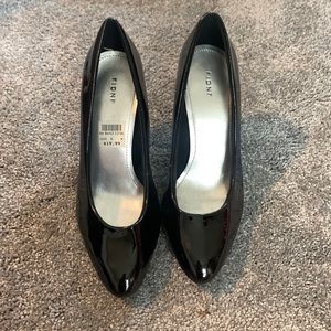 Fioni black patent leather pumps